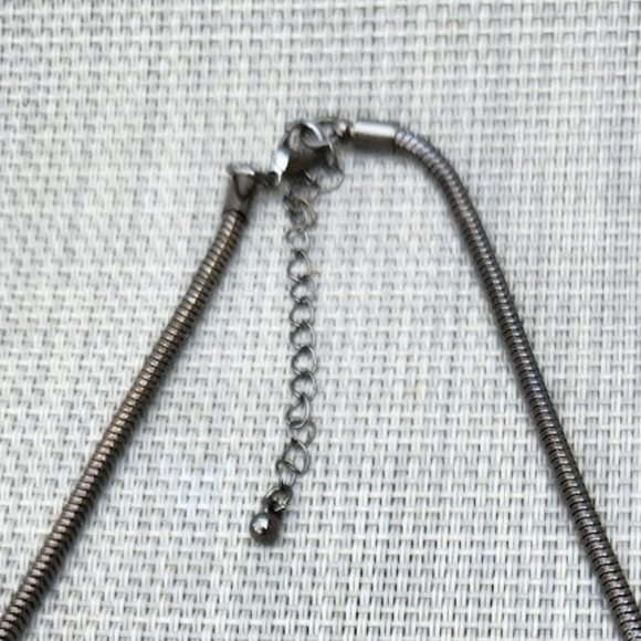 Vintage Burgundy Beaded Short Necklace - Picture 5 of 5